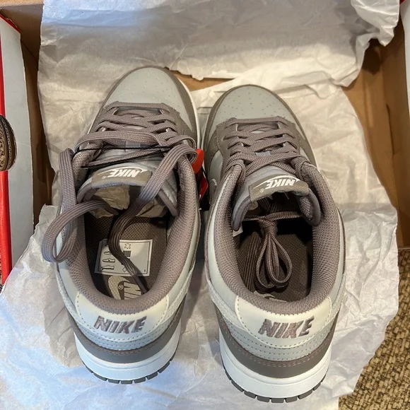 NEW, NEVER WORN NIKE LOW DUNKS “MOON FOSSIL” - Picture 4 of 5